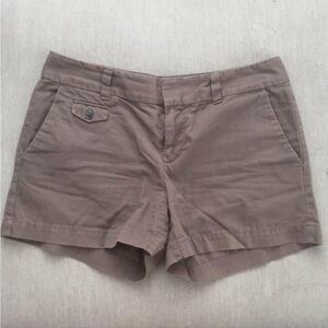 Classic loft Women’s  Cotton Chino Shorts in Taupe size 2